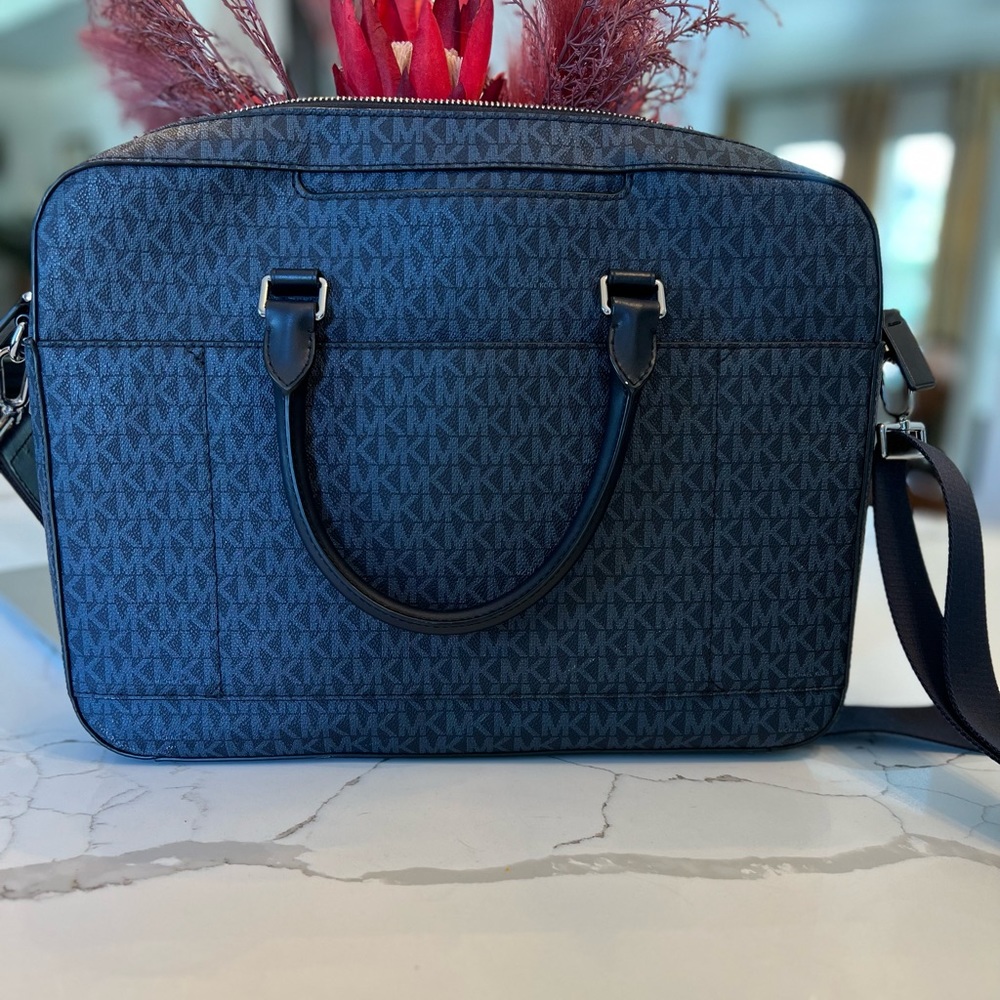 Michael Kors, laptop briefcase - Picture 9 of 9